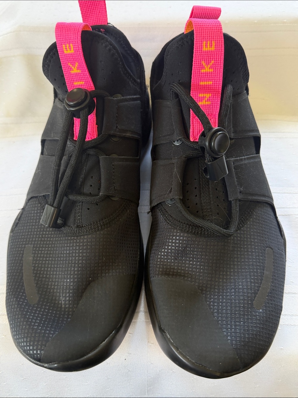 Nike Women's Black Sneakers with Hot Pink Pull Tabs - Picture 6 of 7